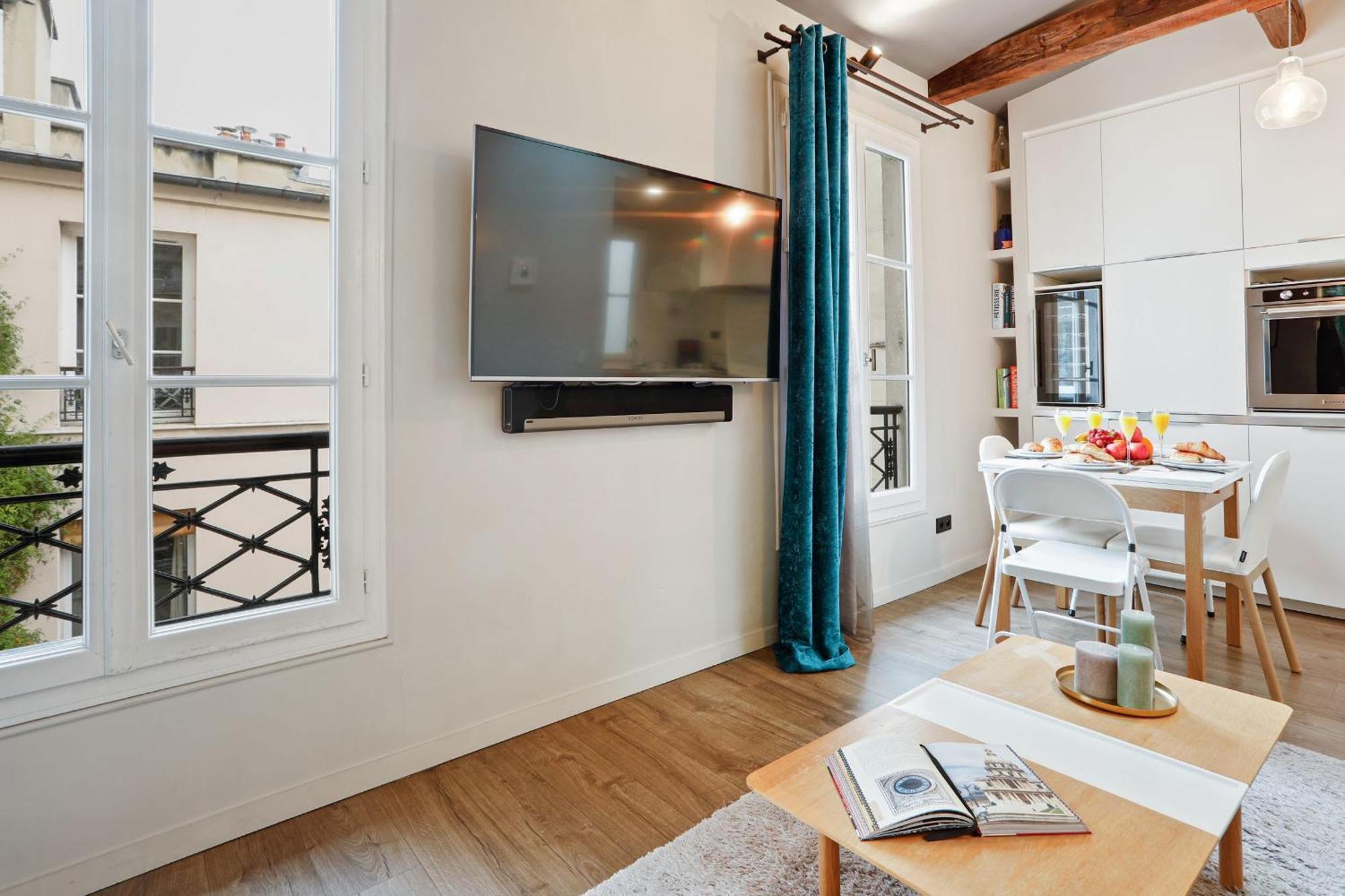 Bnbnova - Eiffel Tower & Champ De Mars - 1br Apartment